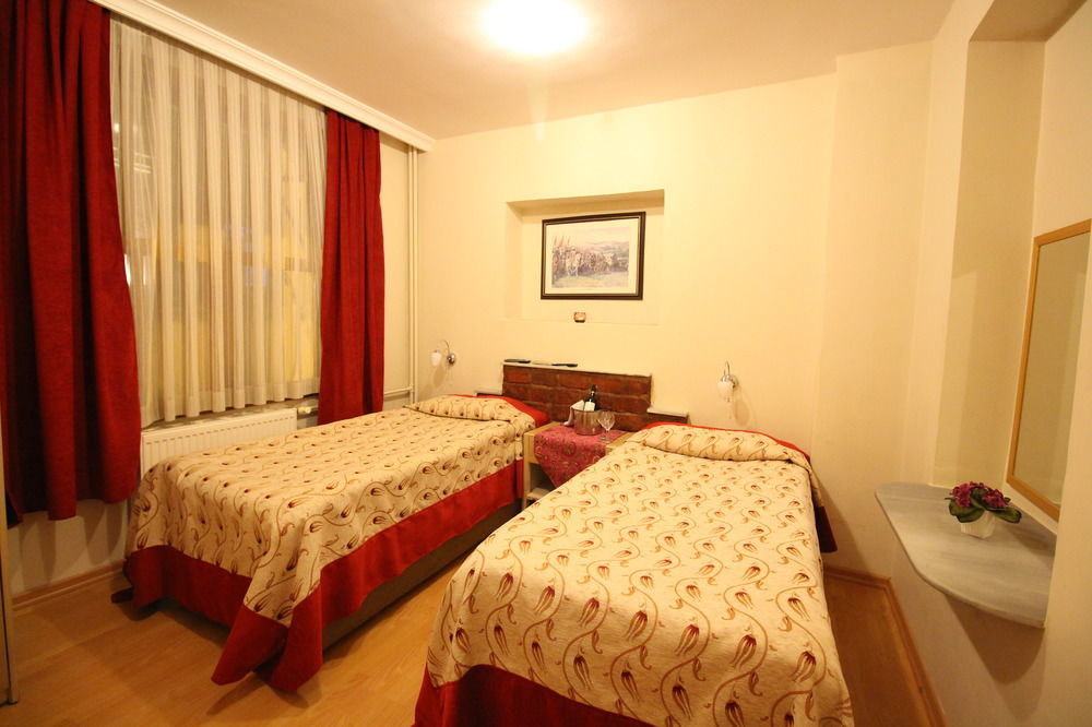 Dos Hermanos Hotel Istanbul Exterior photo